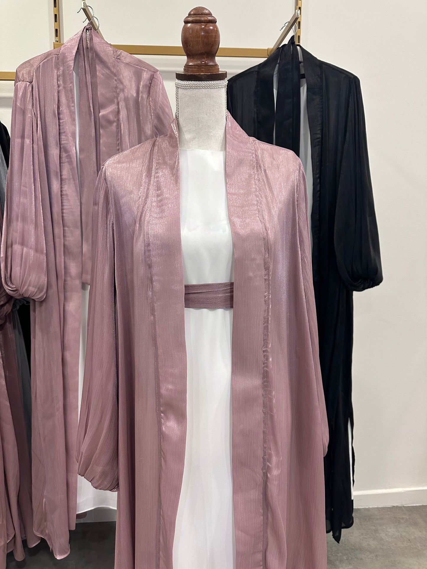 HIRA ABAYA